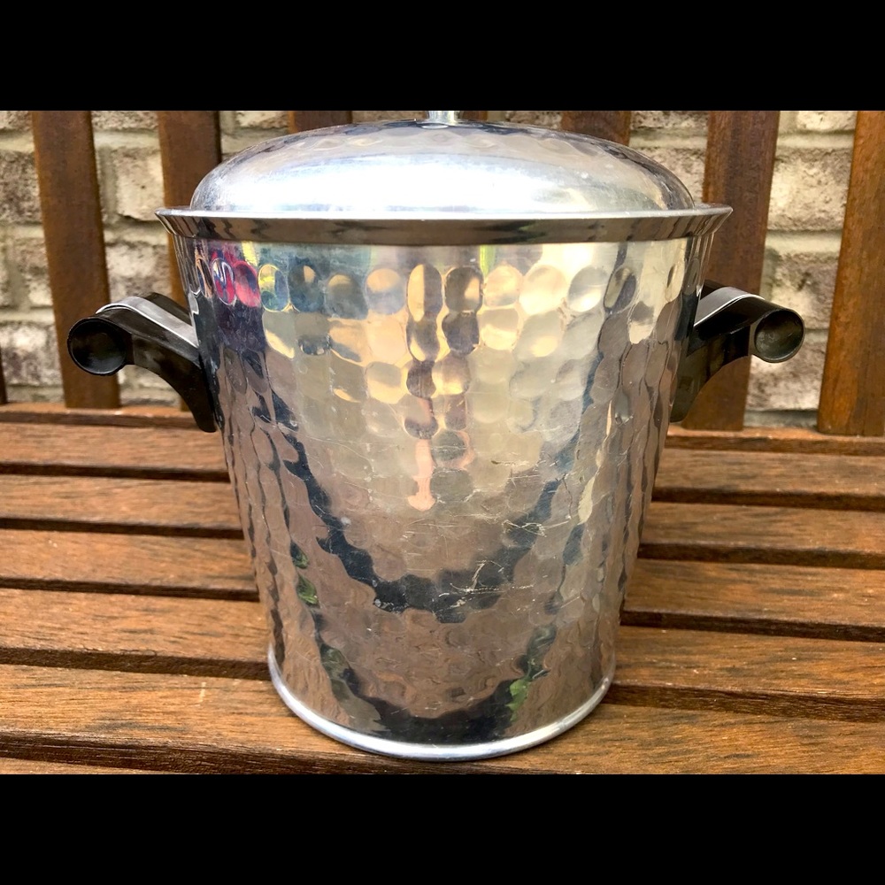 Beautiful hammeredITALIAN metal ice bucketVintage.
